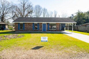 Building Photo - 912 Patricia St