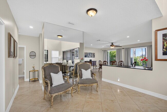 Building Photo - 8400 Heritage Club Dr