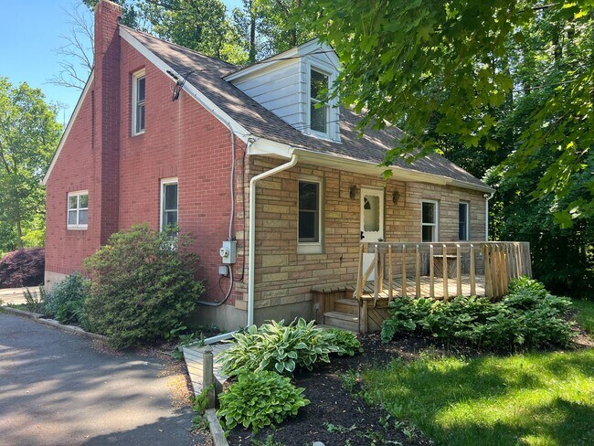 Building Photo - Quakertown Cape in Private Setting