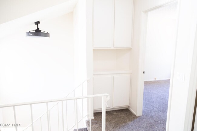 Building Photo - 215 Blackfoot Ln
