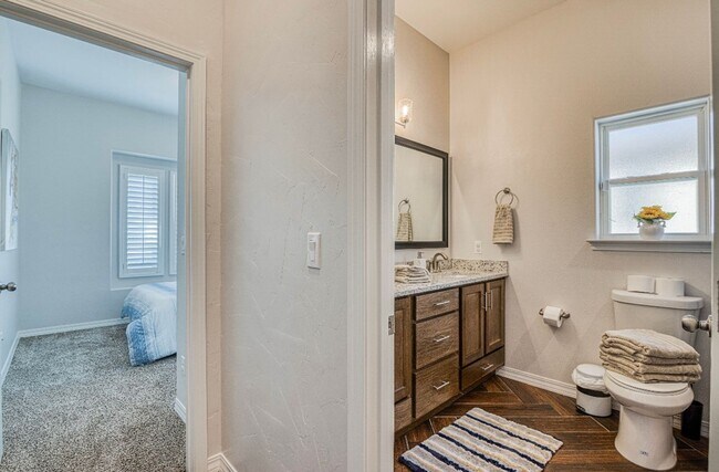 Building Photo - Eastside area for Short or Long Term Rental(Completely Furnished) Beautiful 4 bed/2 baths