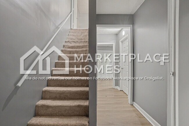 Building Photo - 956 Windwood Ct
