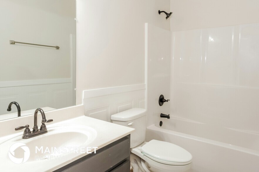 Building Photo - 115 Chapel Creek Dr