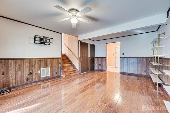 Building Photo - 15 Howell Ave