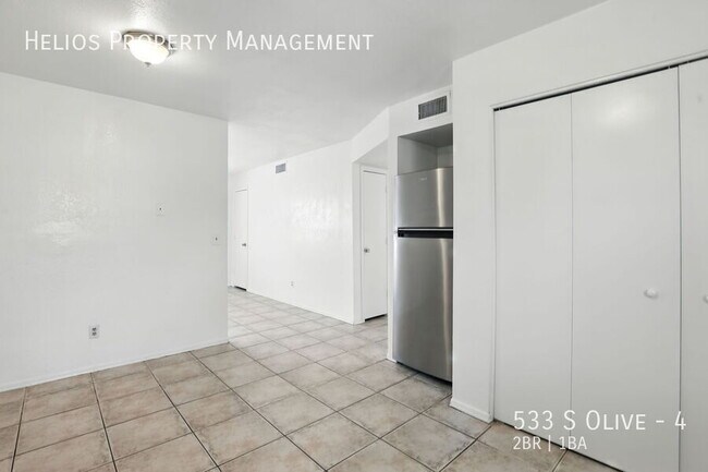 Building Photo - 533 S Olive-4