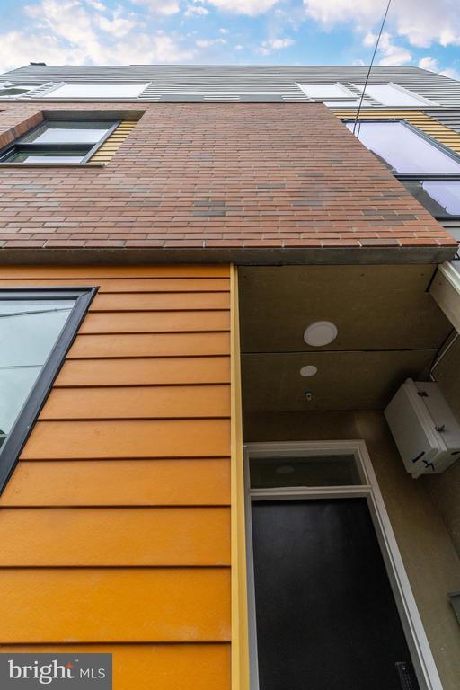 Building Photo - 2721 N Howard St