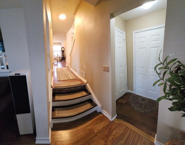 Building Photo - 5415 S Dunkirk Way