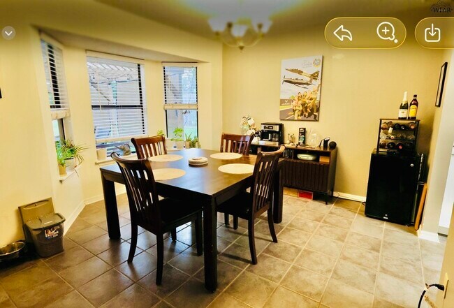 Building Photo - 5303 Greentree Ave