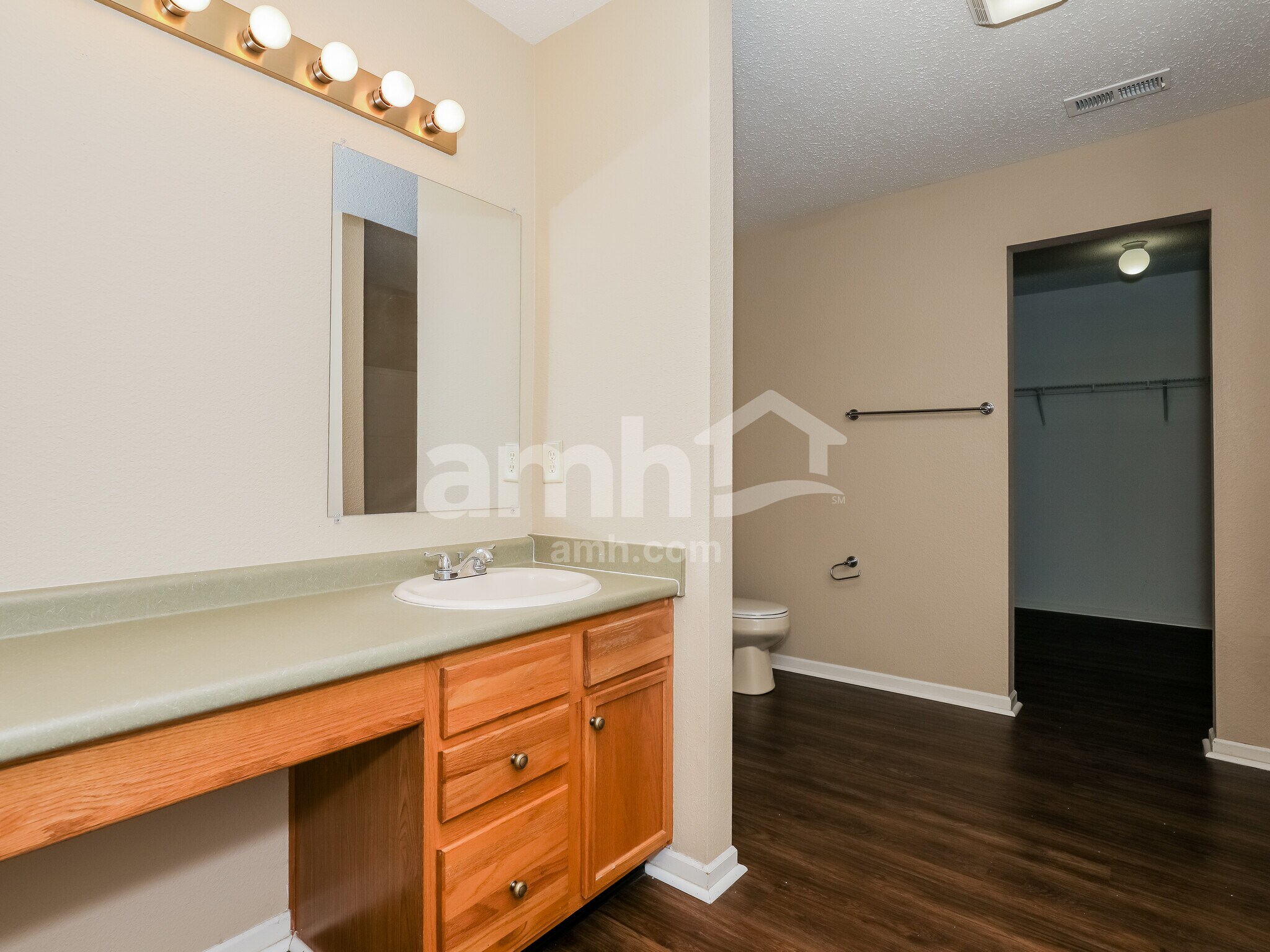 Building Photo - 13912 Meadow Lake Dr