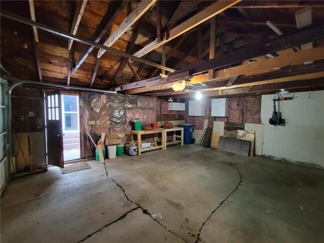 Building Photo - 966 Allen Ave