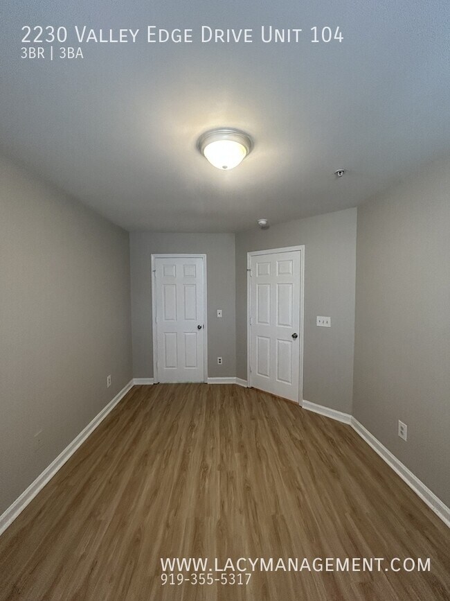 Building Photo - 2230 Valley Edge Dr