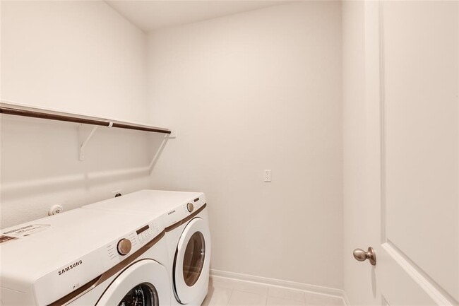 Building Photo - 252 Clear Frk Lp