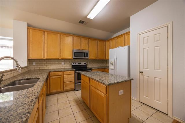 Building Photo - 4616 Brighton Dr