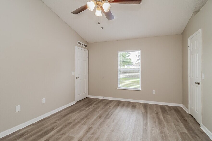 Building Photo - 816 Jarnac Dr