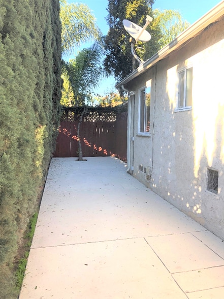 Building Photo - 6441 W 86th Pl