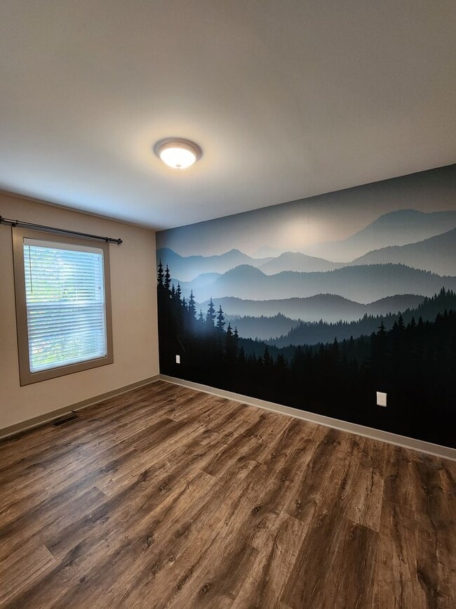 Building Photo - Asheville Rental!