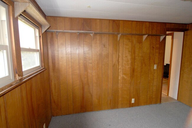 Building Photo - Riverfront property in Coast Range