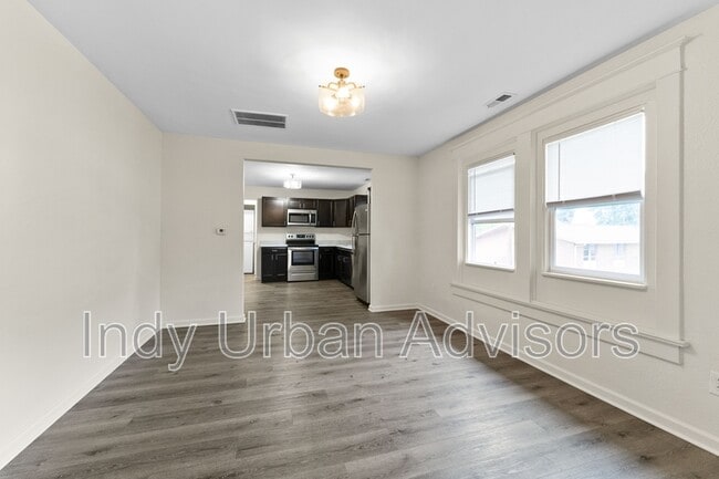 Building Photo - 1306 Woodlawn Ave