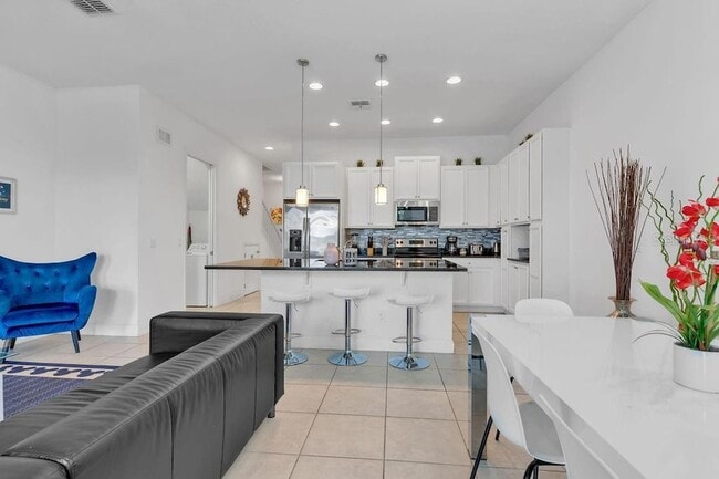 Building Photo - 236 Captiva Dr