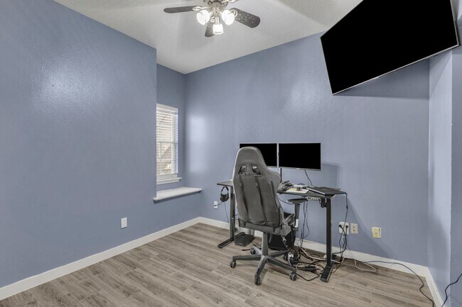 Building Photo - 8600 Coppertowne Ln