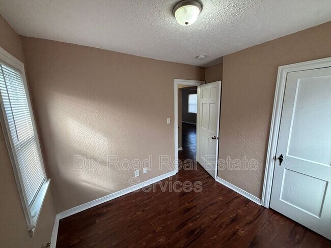 Building Photo - 1706 Meadow Ave