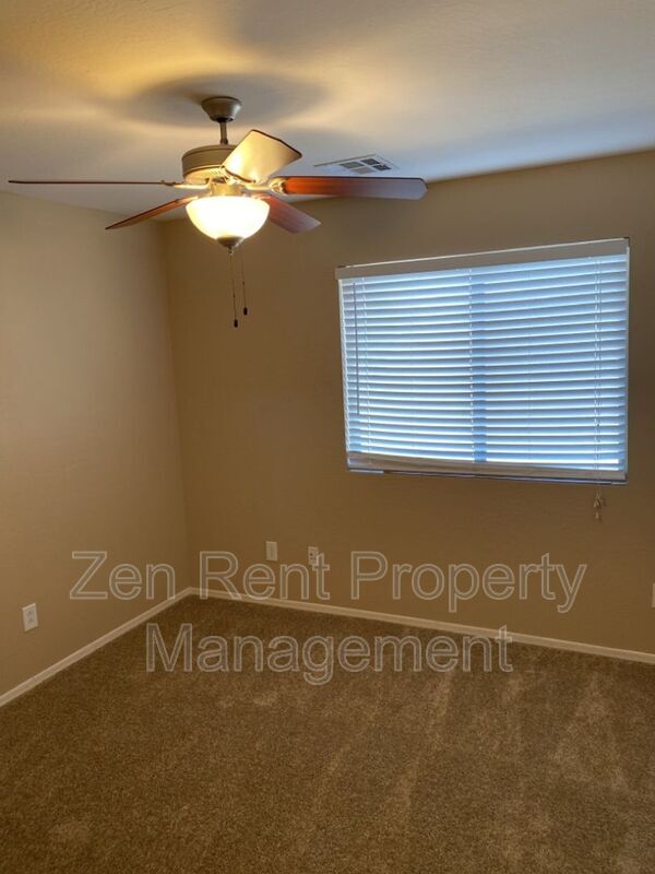 Building Photo - 2541 W Canyon Way