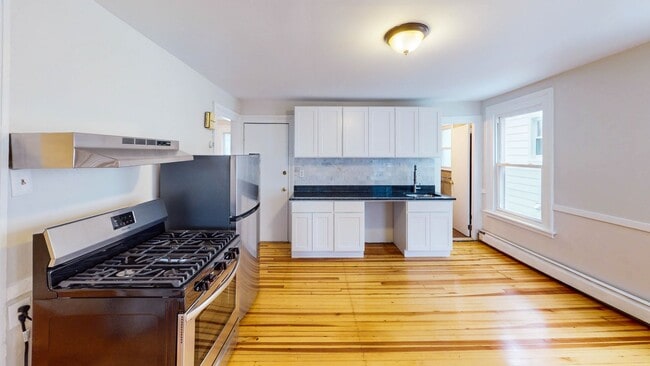 Building Photo - 89 Carlisle St