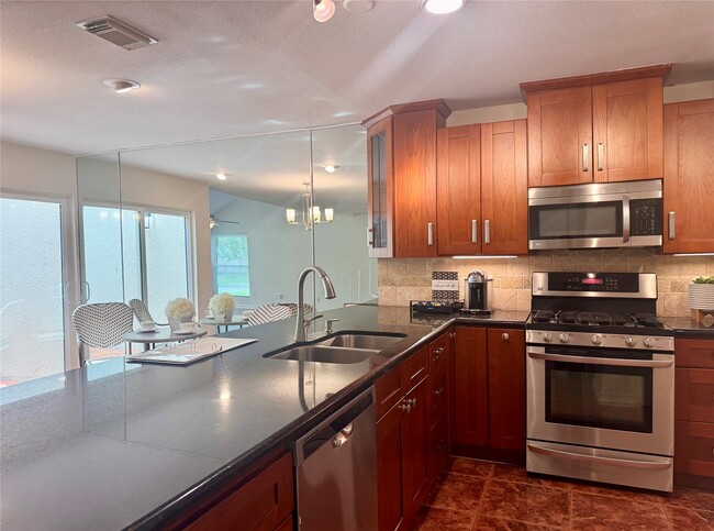 Building Photo - 20313 Sunny Shores Dr