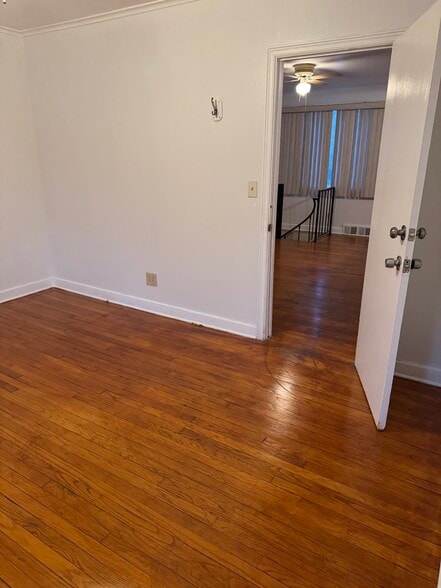 Bedroom1 - 1071 Van Velsen St