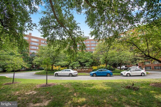Building Photo - 4000 Tunlaw Rd NW