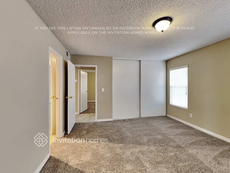 Building Photo - 5922 W Mauna Loa Ln