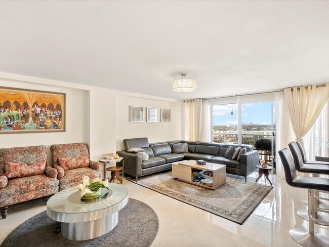 Building Photo - 18071 Biscayne Blvd