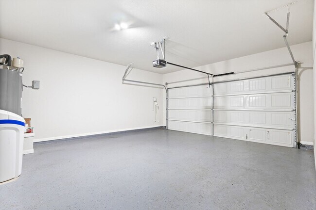Building Photo - 4 Bedroom/2.5 Bathroom Home in the Hidden Canyons at Texas Research Park Subdivison