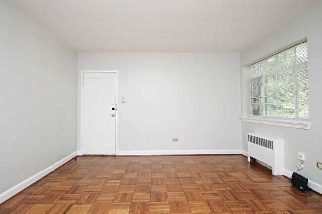 Building Photo - Student-Friendly UVA Apartment With Ting Internet Included