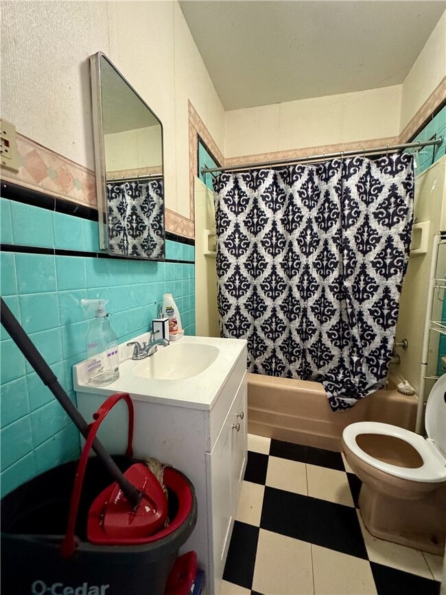 Building Photo - 49 Spruce St