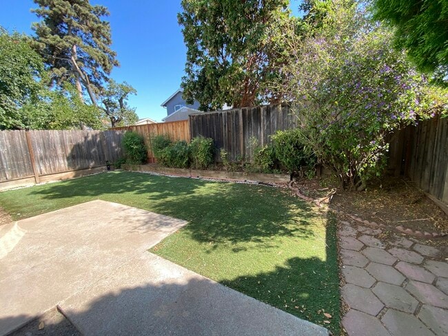 Building Photo - 17280 Markross Ct