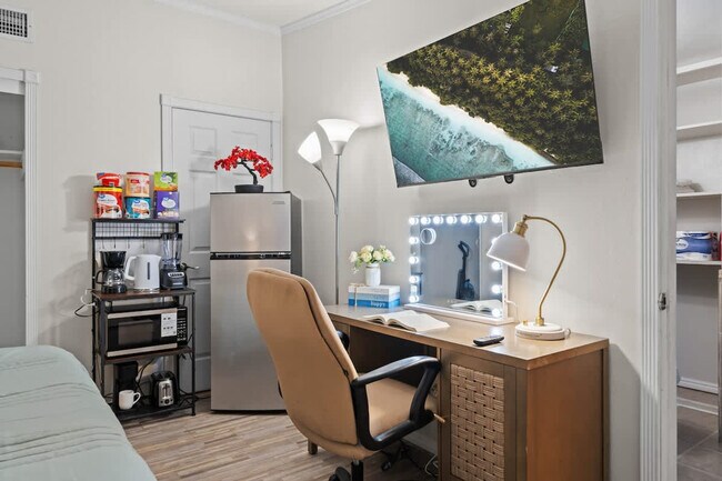 Building Photo - 10150 Sierra Madre Rd