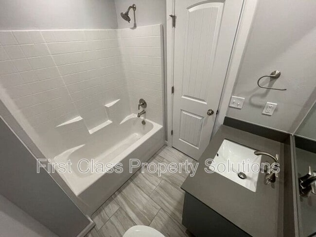 Building Photo - 19917 Forsythe Dr