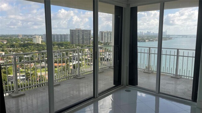 Building Photo - 4000 Towerside Terrace