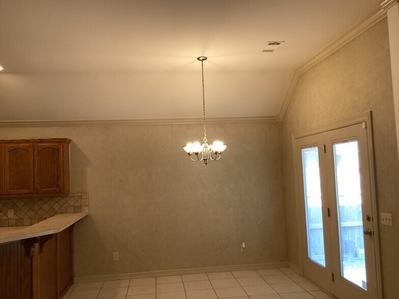 Building Photo - 3320 E Emmitsburg Pl
