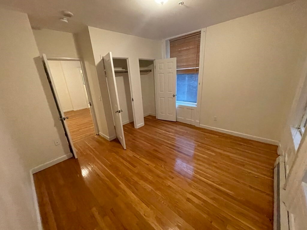 Building Photo - 483 Beacon St