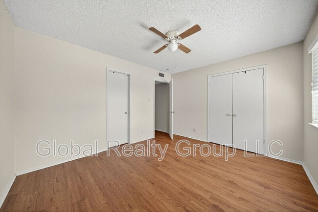 Building Photo - 309 Meadow Dr