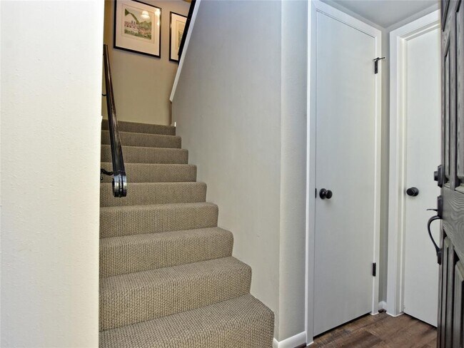 Building Photo - 222 Lido St