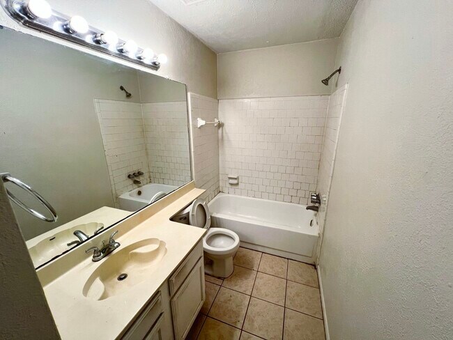 Building Photo - 13442 Bridgewalk Ln