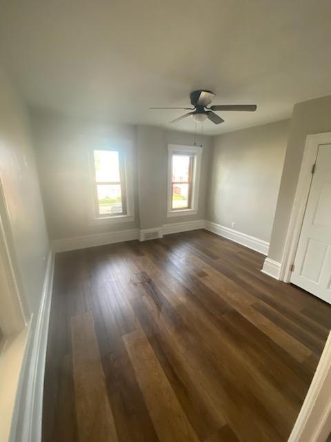 Building Photo - 709 E 22nd St