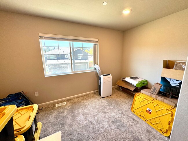 Building Photo - Charming 3-Bedroom Home in DuPont, WA