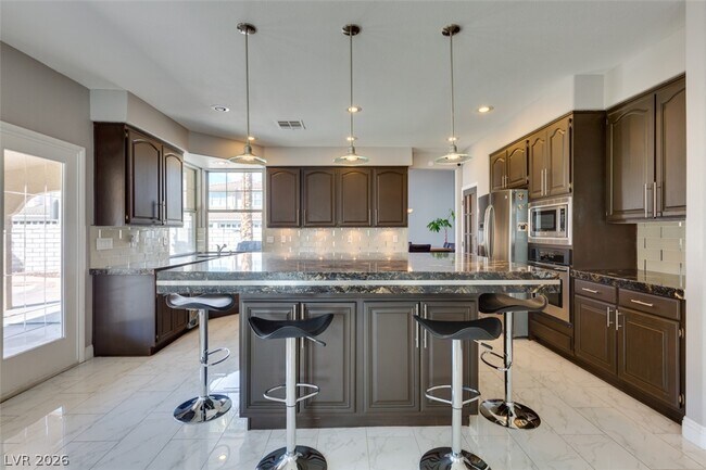 Building Photo - 152 Ultra Dr