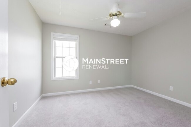 Building Photo - 1305 Lafayette Square