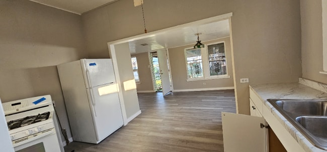 Building Photo - 120 Chicago Blvd