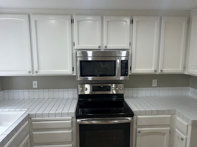 Building Photo - Pleasanton Shadow Cliffs, 3 Bed. 2.5 Bath, Near Top Schools!